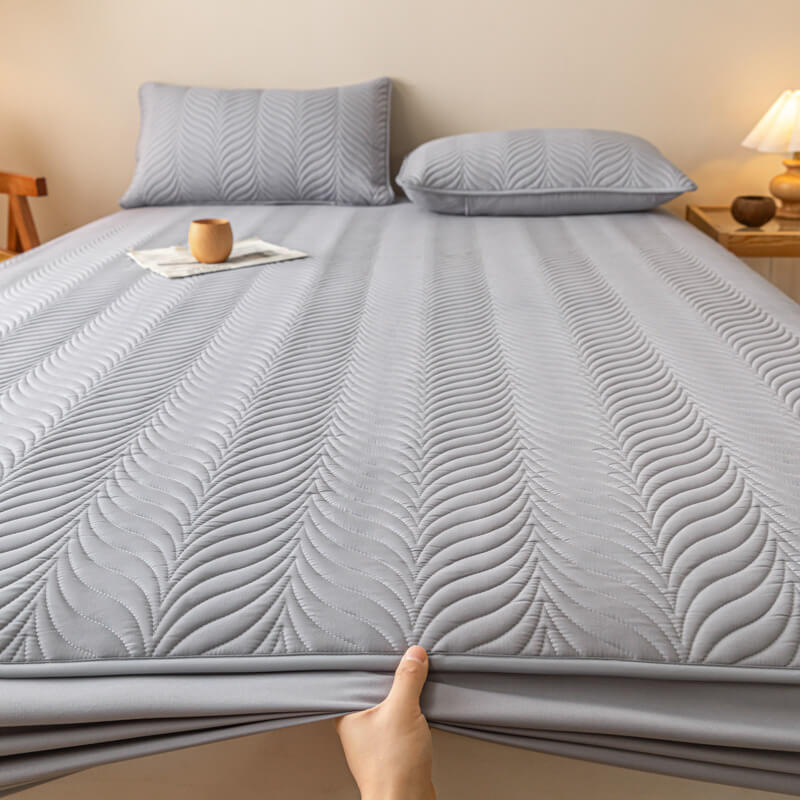 Pet-Friendly Waterproof Quilted Fitted Sheet Mattress Cover with Hinged Stitching Design