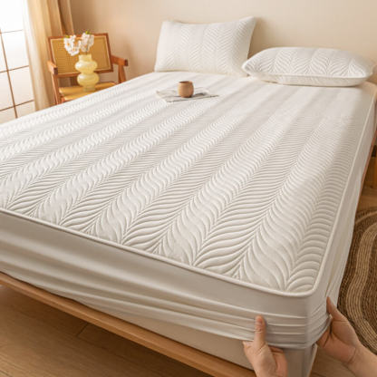 Pet-Friendly Waterproof Quilted Fitted Sheet Mattress Cover with Hinged Stitching Design