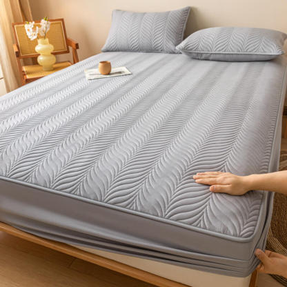 Pet-Friendly Waterproof Quilted Fitted Sheet Mattress Cover with Hinged Stitching Design