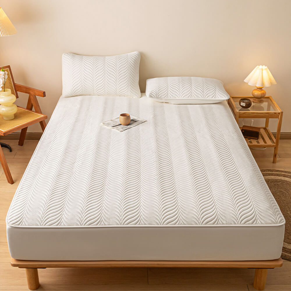Pet-Friendly Waterproof Quilted Fitted Sheet Mattress Cover with Hinged Stitching Design