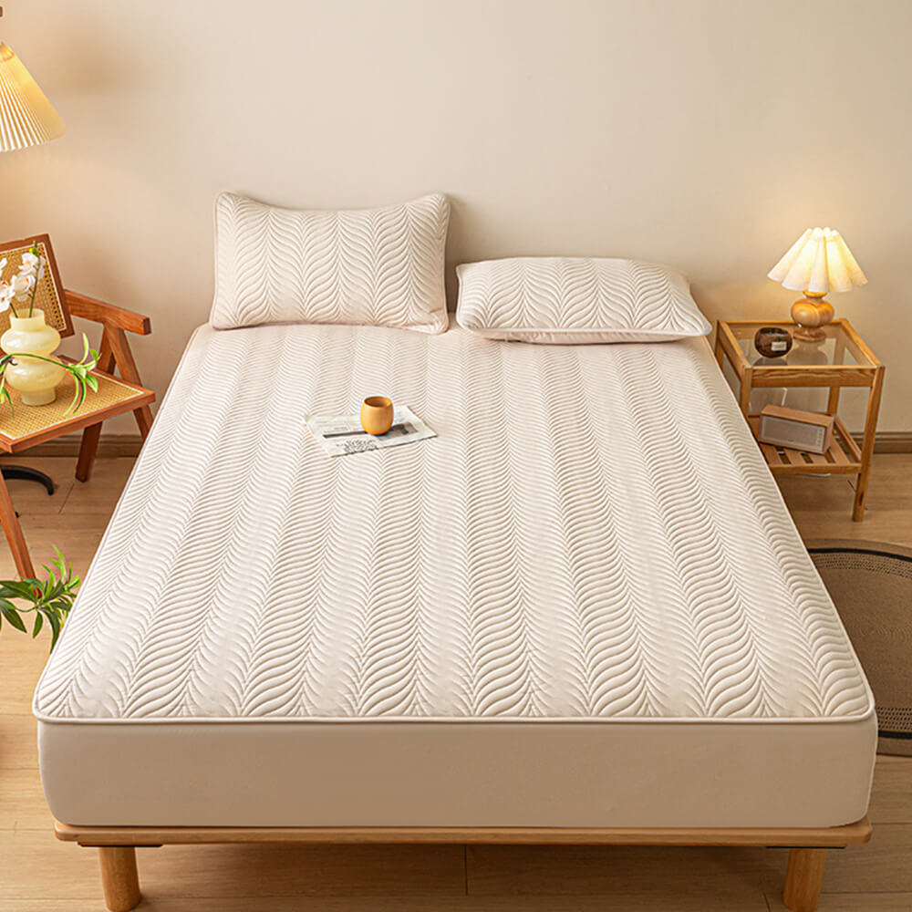 Pet-Friendly Waterproof Quilted Fitted Sheet Mattress Cover with Hinged Stitching Design