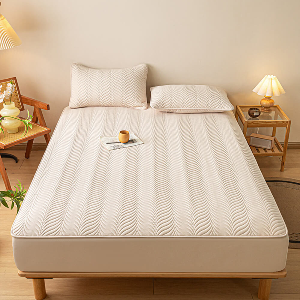 Pet-Friendly Waterproof Quilted Fitted Sheet Mattress Cover with Hinged Stitching Design