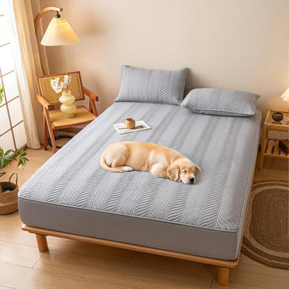 Pet-Friendly Waterproof Quilted Fitted Sheet Mattress Cover with Hinged Stitching Design