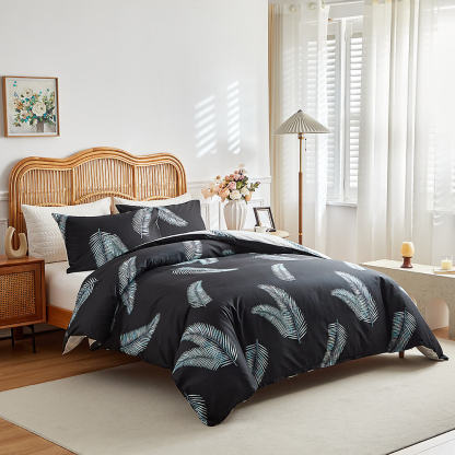 Simplistic Leaf Pattern Skin-Friendly Breathable Comforter Set with Pillowcases