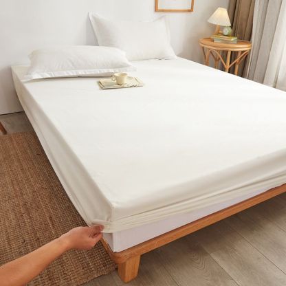Soft Pet-Friendly Bed Protector Waterproof Mattress Cover
