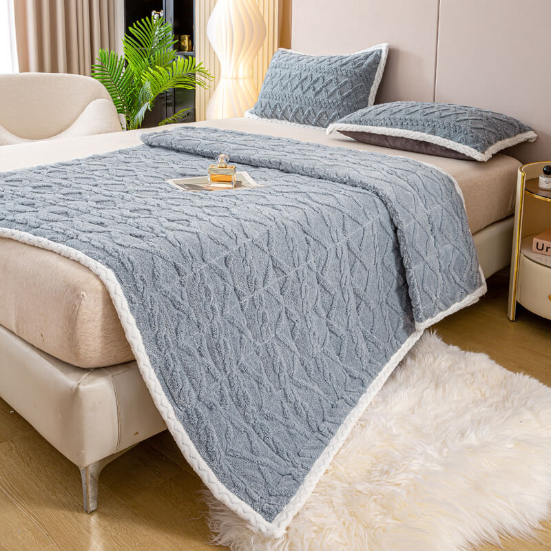 Ultra-Plush Thickened Flannel Quilted Mattress Cover