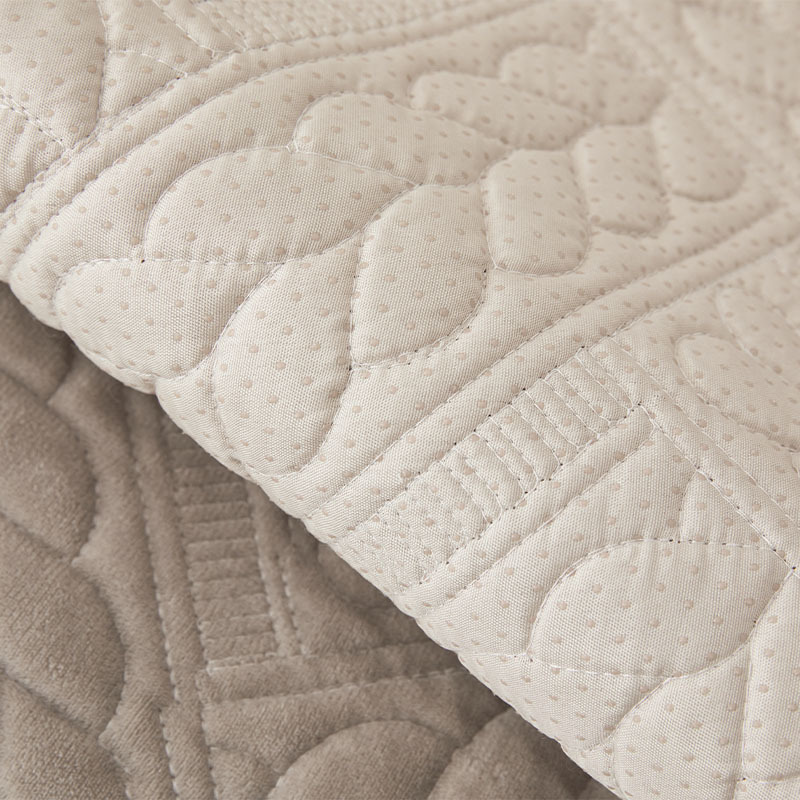 Warm Crystal Velvet Wheat Embroidery Non-Slip Sofa Cover