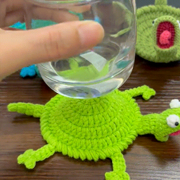 Cute Crochet Animal Coaster Handmade Knitted Squirrel Frog Lizard Cup Coaster Creative Cotton Drink Mat Desk Decor Gift