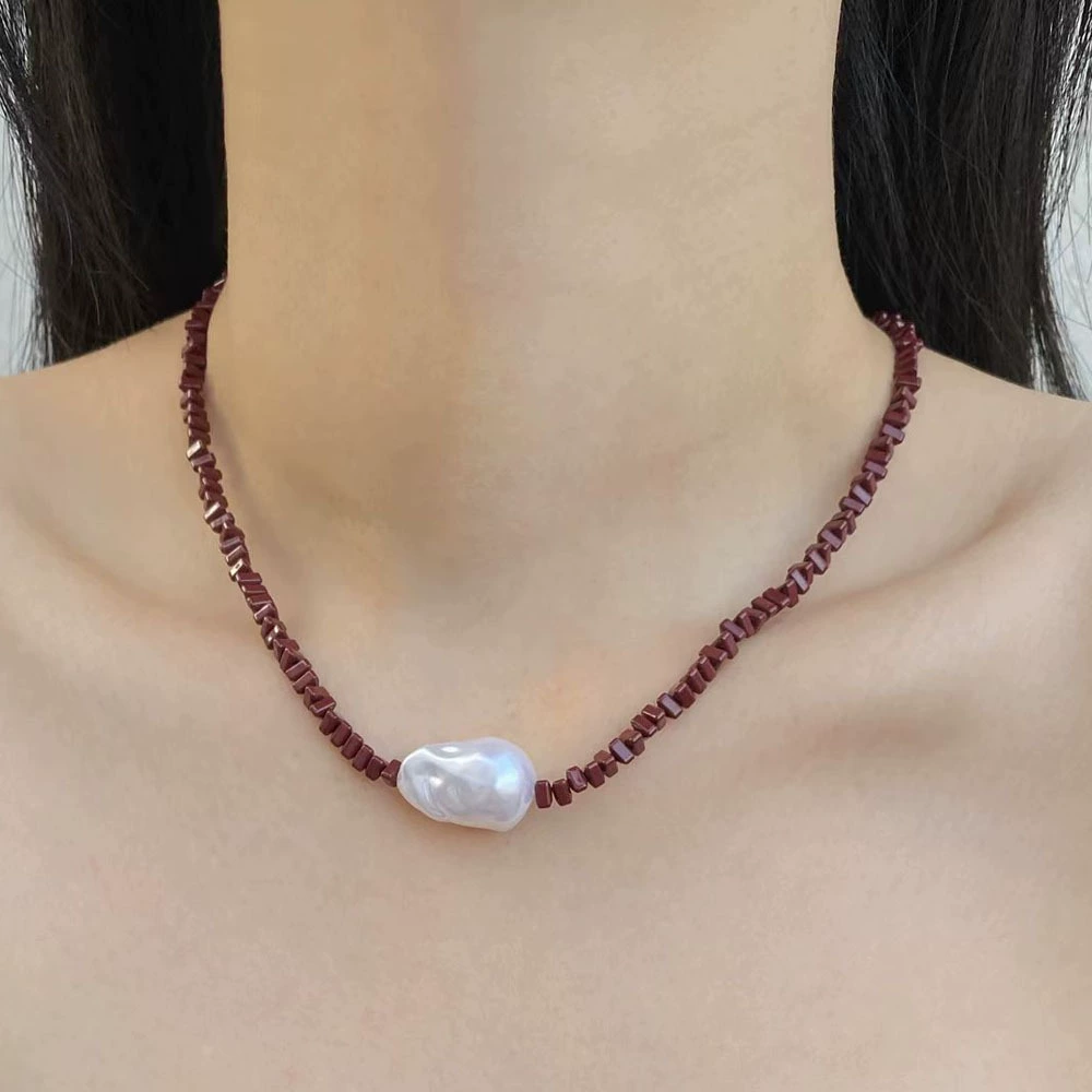 Vintage Red Natural Stone Baroque Pearl Choker Necklace Elegant Irregular Pearl Beaded Necklace for Women Minimalist Dainty Everyday Jewelry Gift