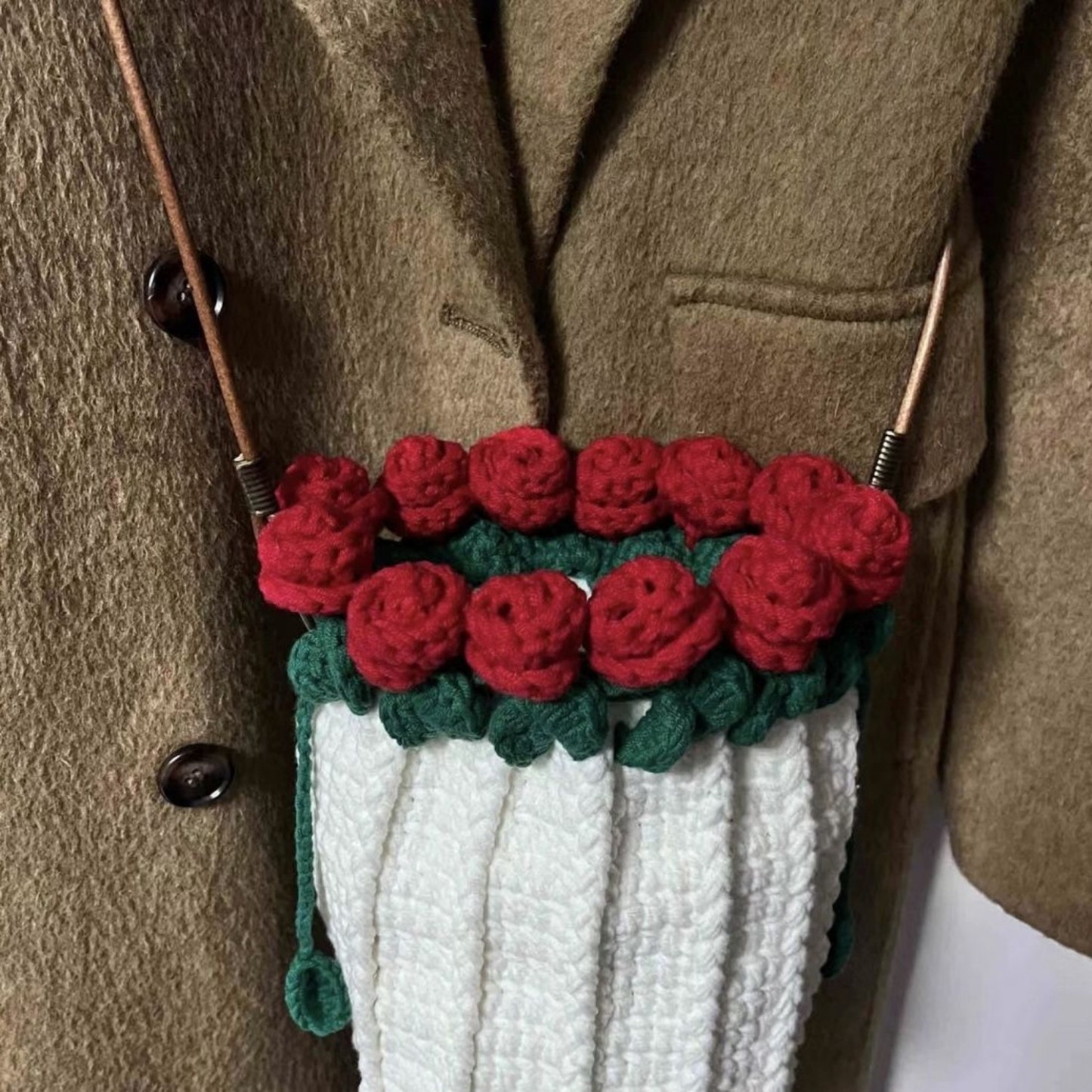Knitted Rose Bouquet Bag Woven Bucket Bag Finished Hand-woven Flower Bouquet Gift For Mother And Girlfriend