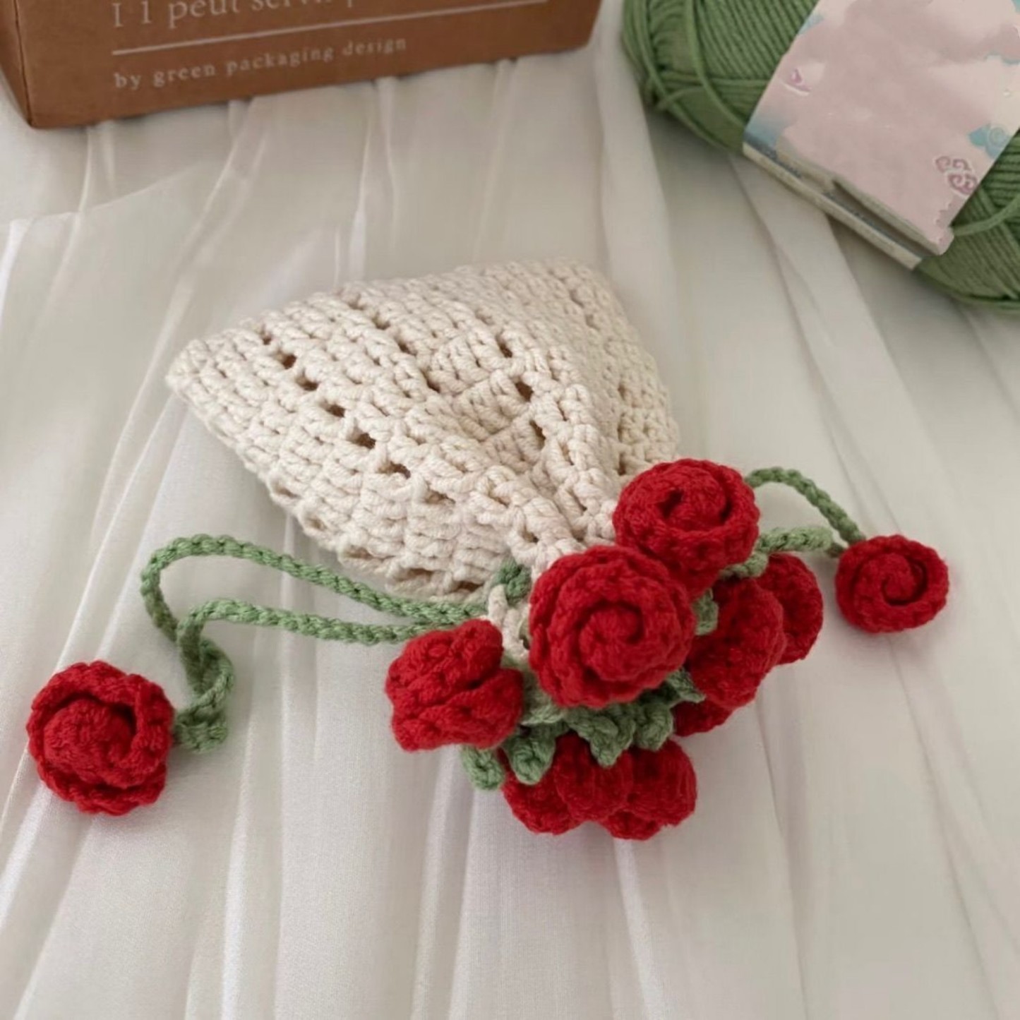 Knitted Rose Bouquet Bag Woven Bucket Bag Finished Hand-woven Flower Bouquet Gift For Mother And Girlfriend