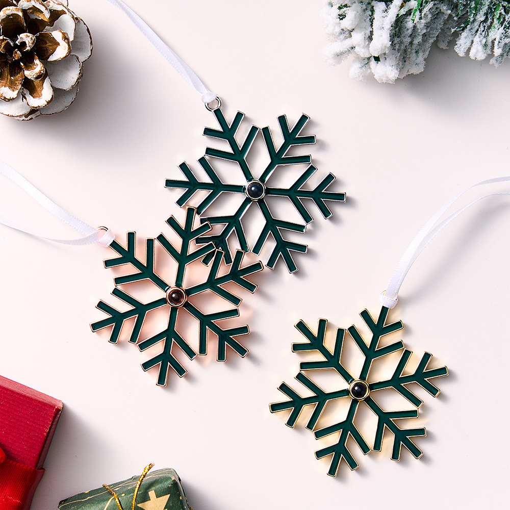 Personalized Photo Snowflake Ornament Snowflake Glow-in-the-dark Ornament with Picture Inside, Custom Projection Pendant for Christmas Tree Christmas Home Decor Gifts for Xmas Party