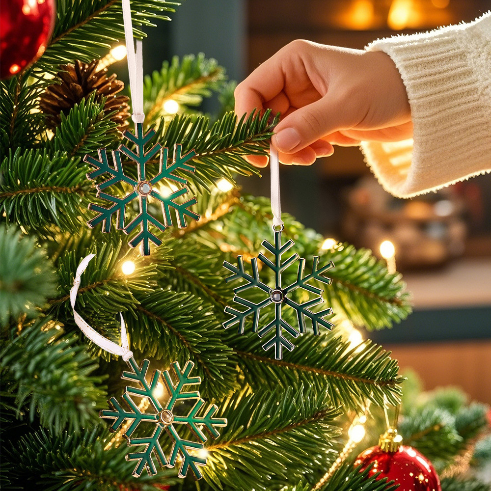 Personalized Photo Snowflake Ornament Snowflake Glow-in-the-dark Ornament with Picture Inside, Custom Projection Pendant for Christmas Tree Christmas Home Decor Gifts for Xmas Party