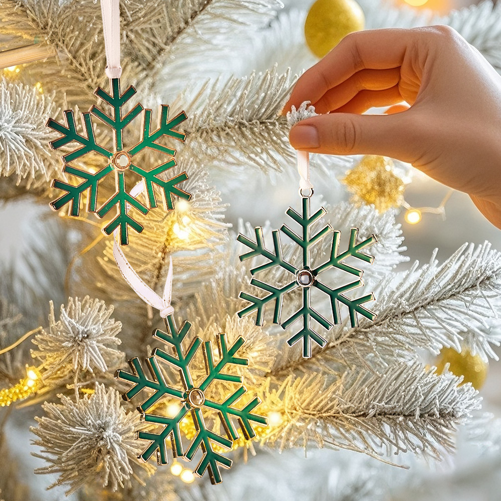 Personalized Photo Snowflake Ornament Snowflake Glow-in-the-dark Ornament with Picture Inside, Custom Projection Pendant for Christmas Tree Christmas Home Decor Gifts for Xmas Party