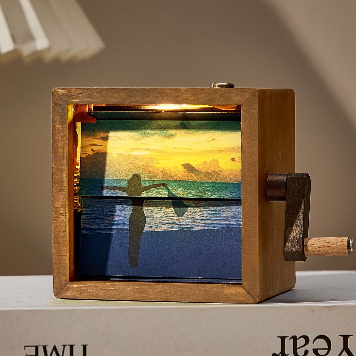 Custom Photo Flipbook Frame Animation Machine Mechanical Hand-cranked Photo Album with Light Photo Cube Frame Creative Gift for Her