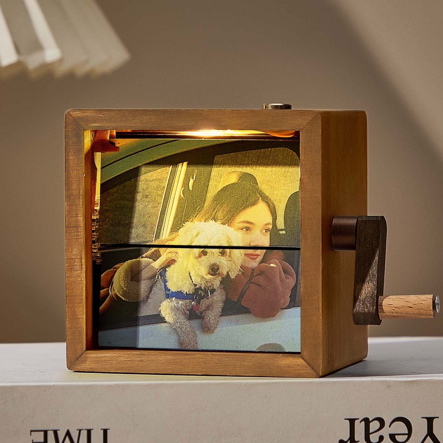 Custom Photo Flipbook Frame Animation Machine Mechanical Hand-cranked Photo Album with Light Unique Gifts for Pet Lovers