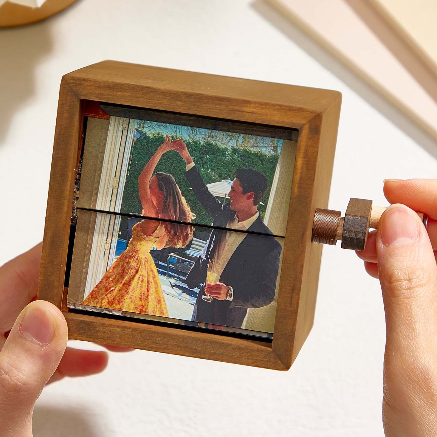 Custom Photo Flipbook Frame Animation Machine Mechanical Hand-cranked Photo Album with Light Unique Mother's Day Gifts - soufeelus