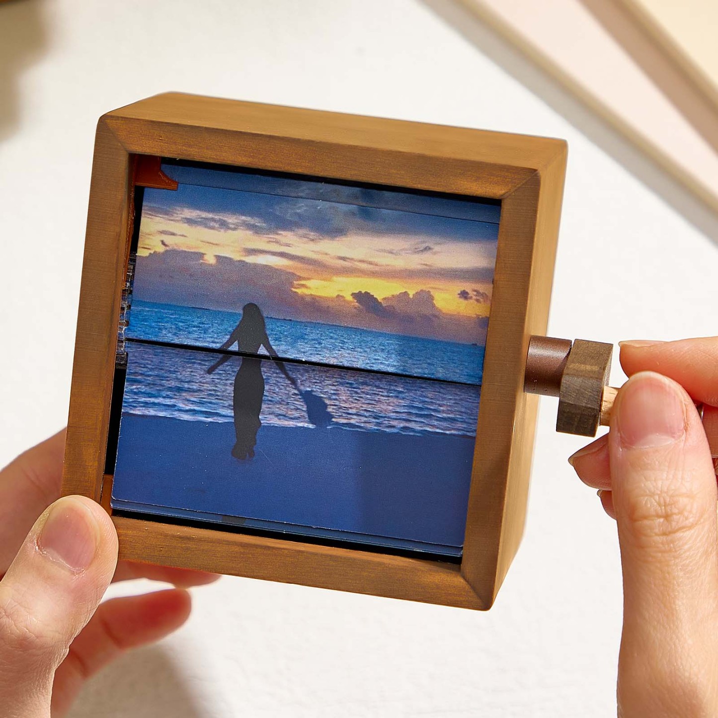 Custom Photo Flipbook Frame Animation Machine Mechanical Hand-cranked Photo Album with Light Photo Cube Frame Creative Gift for Her