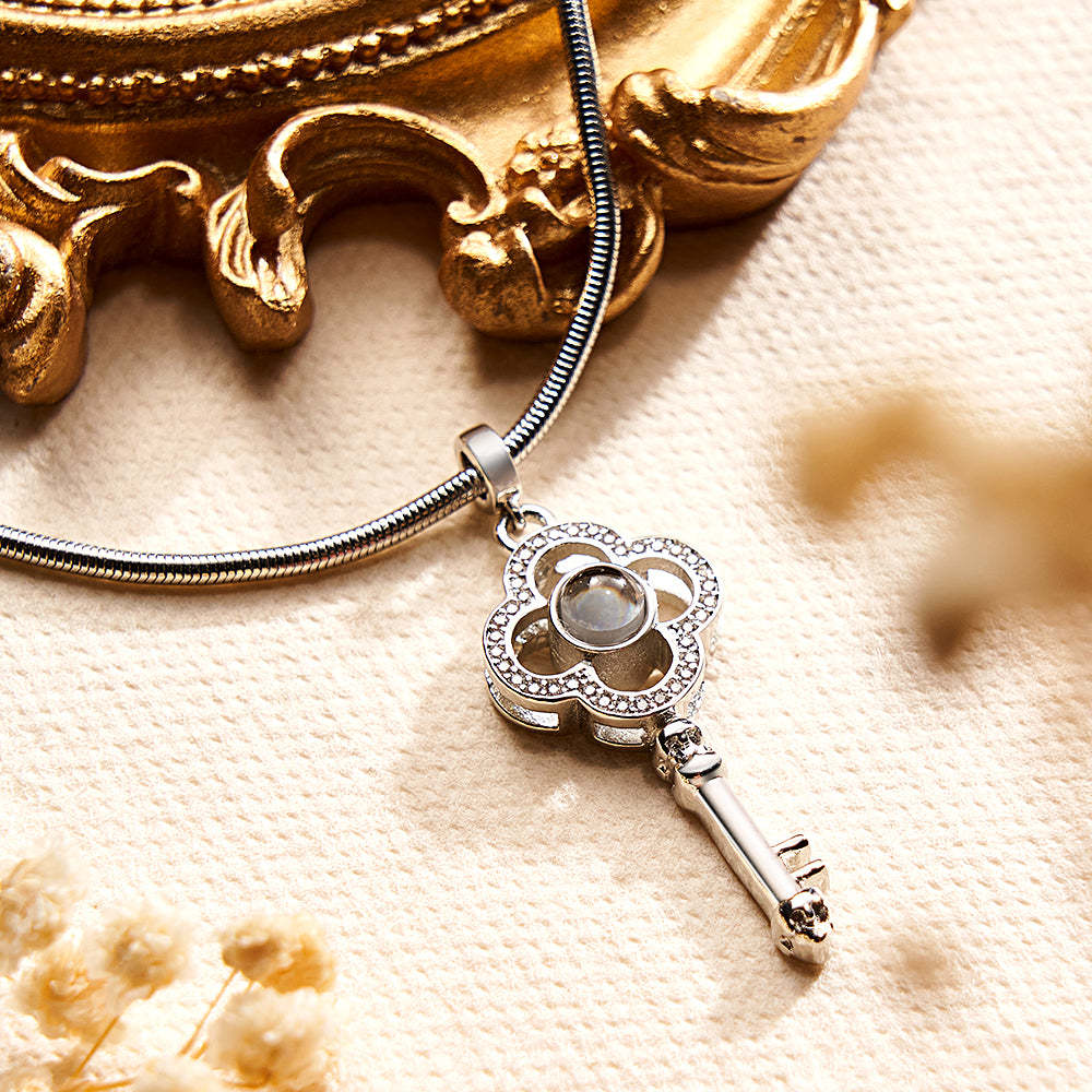 Personalized Photo projection Four-leaf Clover Charm Fashionable Ziron Key Pendant Gift For Her - soufeelus
