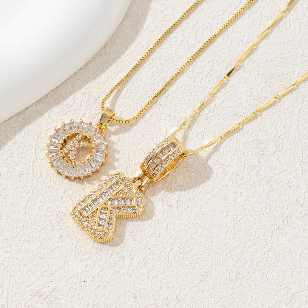 Letter Necklace 14k Gold Plated Bling Dainty Necklaces Trendy Chunky Custom Name Necklace Personalized Round Circle Pendant Zirconia Letters Name Crystal Jewelry Gifts for Women