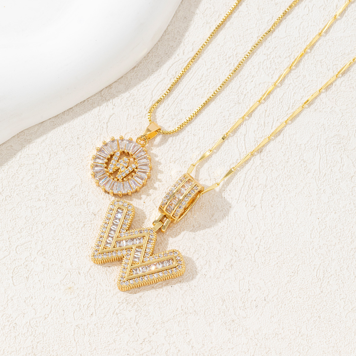 Letter Necklace 14k Gold Plated Bling Dainty Necklaces Trendy Chunky Custom Name Necklace Personalized Round Circle Pendant Zirconia Letters Name Crystal Jewelry Gifts for Women