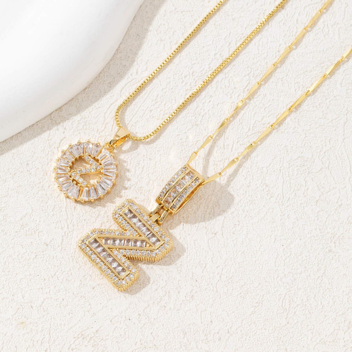 Letter Necklace 14k Gold Plated Bling Dainty Necklaces Trendy Chunky Custom Name Necklace Personalized Round Circle Pendant Zirconia Letters Name Crystal Jewelry Gifts for Women
