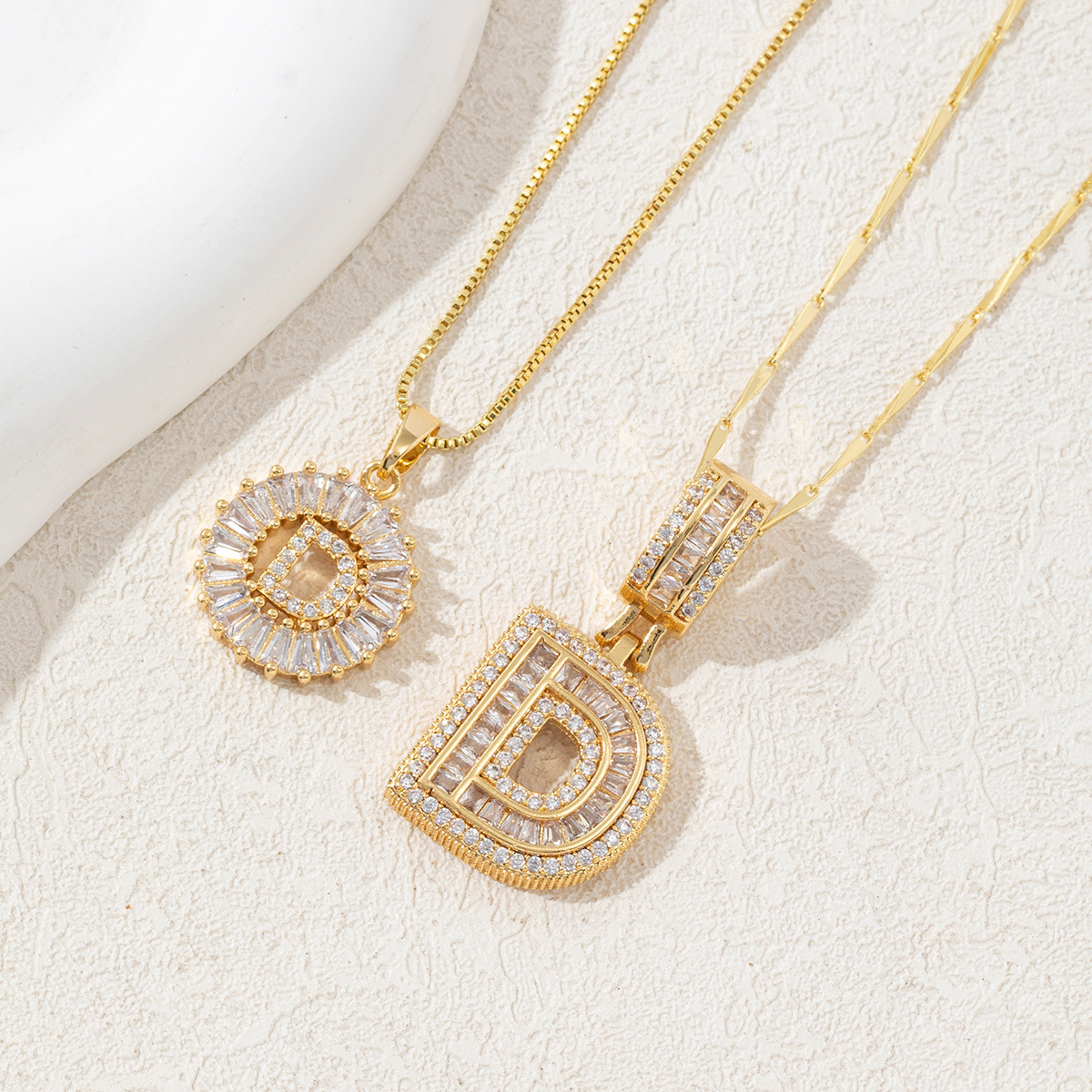 Letter Necklace 14k Gold Plated Bling Dainty Necklaces Trendy Chunky Custom Name Necklace Personalized Round Circle Pendant Zirconia Letters Name Crystal Jewelry Gifts for Women