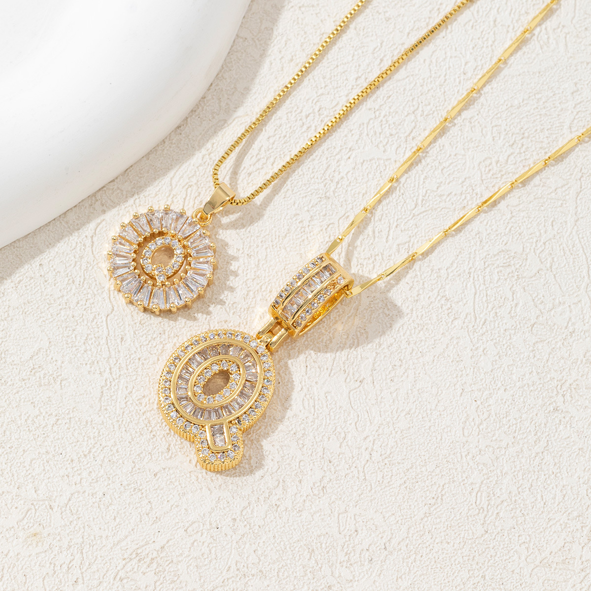 Letter Necklace 14k Gold Plated Bling Dainty Necklaces Trendy Chunky Custom Name Necklace Personalized Round Circle Pendant Zirconia Letters Name Crystal Jewelry Gifts for Women