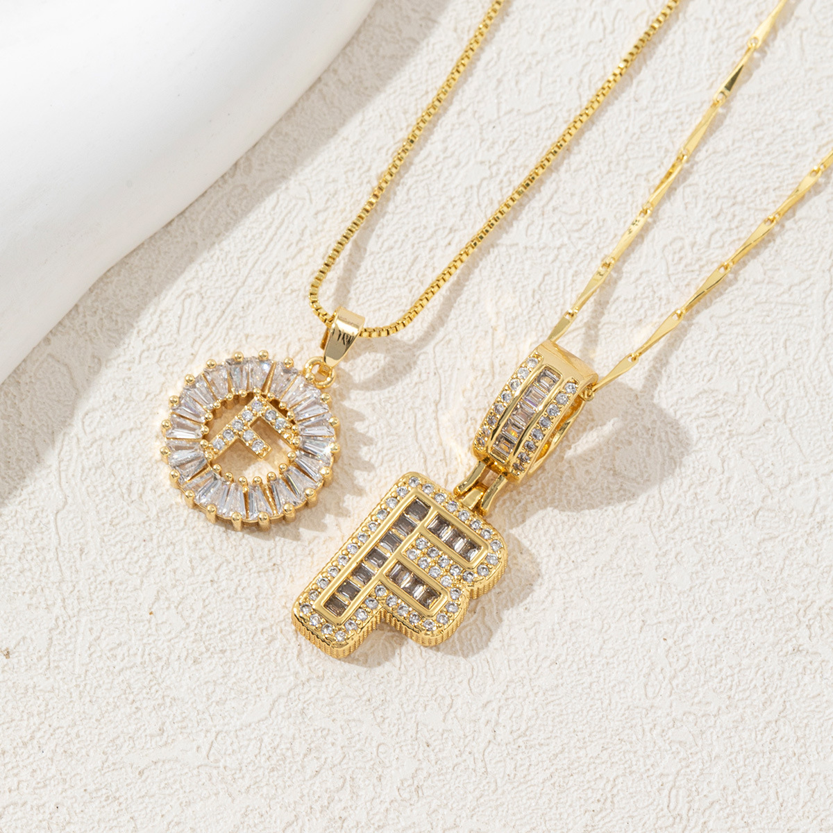 Letter Necklace 14k Gold Plated Bling Dainty Necklaces Trendy Chunky Custom Name Necklace Personalized Round Circle Pendant Zirconia Letters Name Crystal Jewelry Gifts for Women