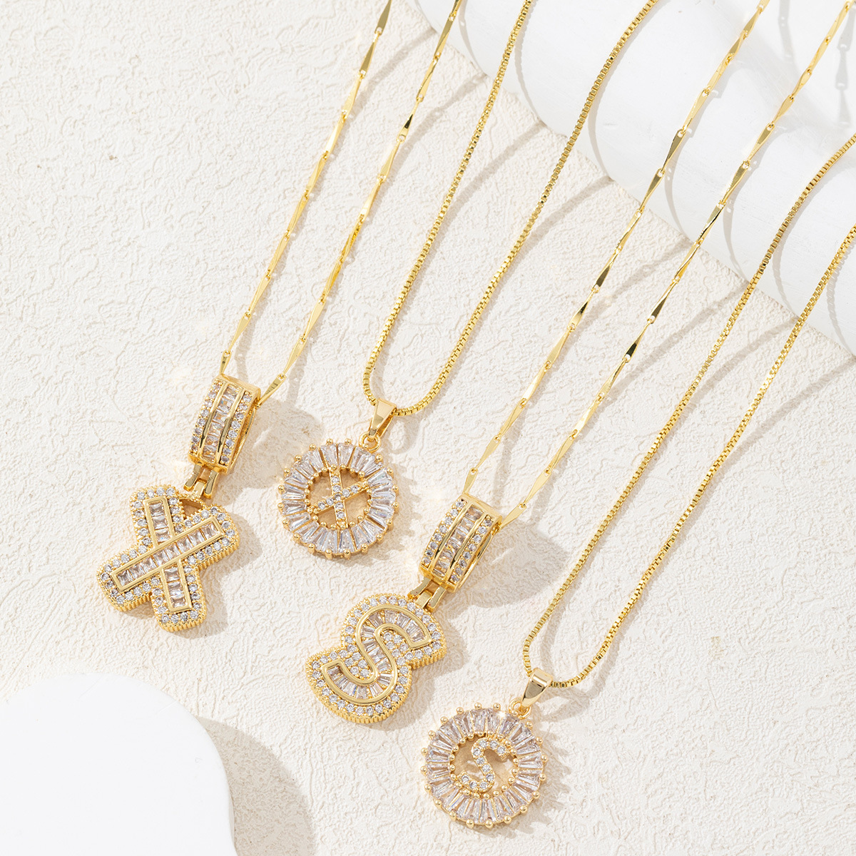 Letter Necklace 14k Gold Plated Bling Dainty Necklaces Trendy Chunky Custom Name Necklace Personalized Round Circle Pendant Zirconia Letters Name Crystal Jewelry Gifts for Women