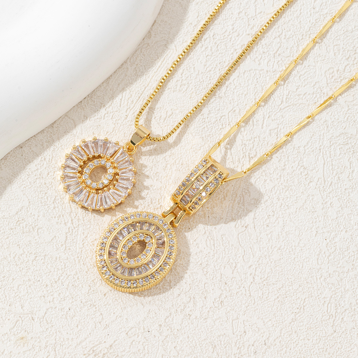 Letter Necklace 14k Gold Plated Bling Dainty Necklaces Trendy Chunky Custom Name Necklace Personalized Round Circle Pendant Zirconia Letters Name Crystal Jewelry Gifts for Women