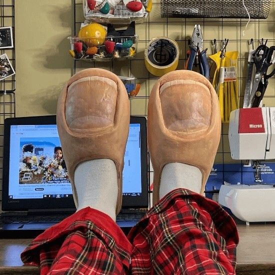 Funny Big Toe Slippers Funny Thumb Slippers Prank Gift Weird Decoration