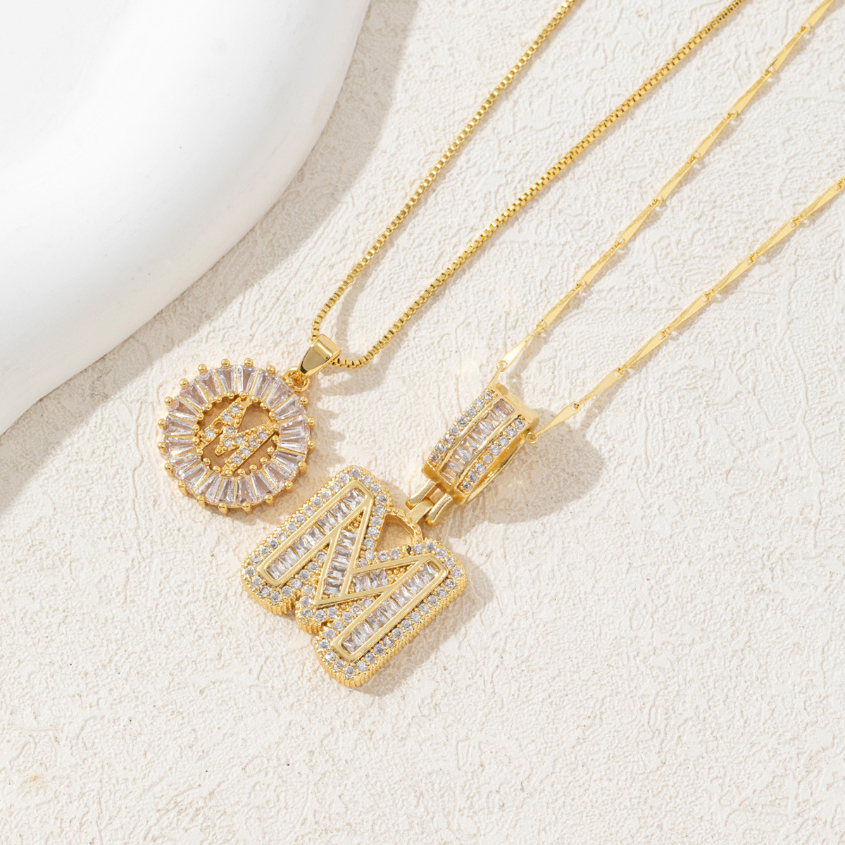 Letter Necklace 14k Gold Plated Bling Dainty Necklaces Trendy Chunky Custom Name Necklace Personalized Round Circle Pendant Zirconia Letters Name Crystal Jewelry Gifts for Women