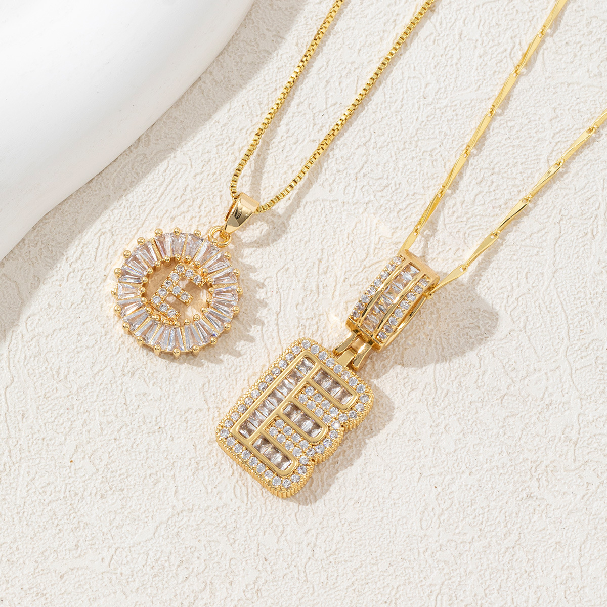 Letter Necklace 14k Gold Plated Bling Dainty Necklaces Trendy Chunky Custom Name Necklace Personalized Round Circle Pendant Zirconia Letters Name Crystal Jewelry Gifts for Women