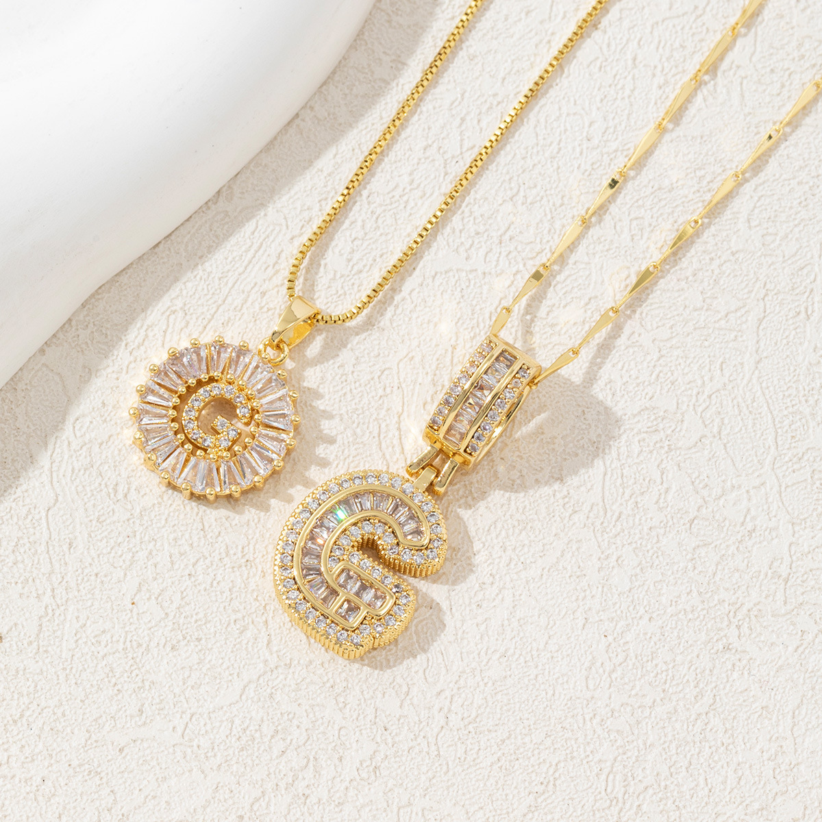 Letter Necklace 14k Gold Plated Bling Dainty Necklaces Trendy Chunky Custom Name Necklace Personalized Round Circle Pendant Zirconia Letters Name Crystal Jewelry Gifts for Women