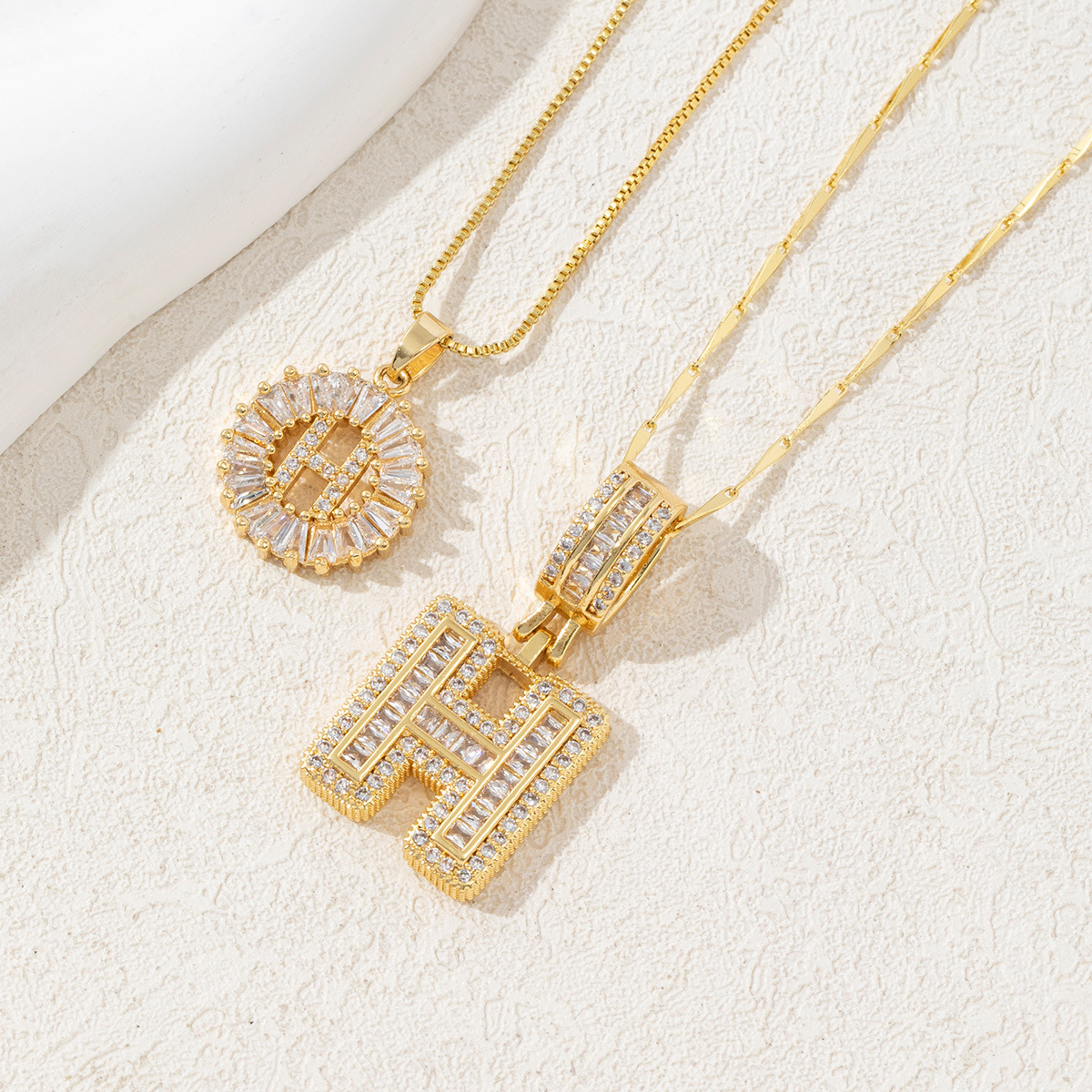 Letter Necklace 14k Gold Plated Bling Dainty Necklaces Trendy Chunky Custom Name Necklace Personalized Round Circle Pendant Zirconia Letters Name Crystal Jewelry Gifts for Women