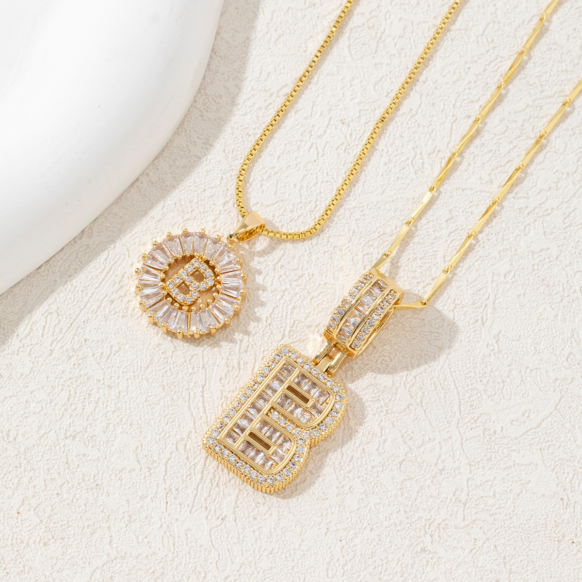Letter Necklace 14k Gold Plated Bling Dainty Necklaces Trendy Chunky Custom Name Necklace Personalized Round Circle Pendant Zirconia Letters Name Crystal Jewelry Gifts for Women