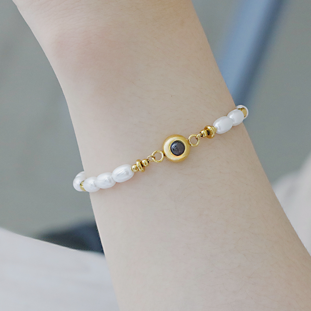 Personalized Photo Projection Circle Bracelet 18k Gold Plated Stainless Steel Pearl Bracelet Pearl Bracelet Gift for Her