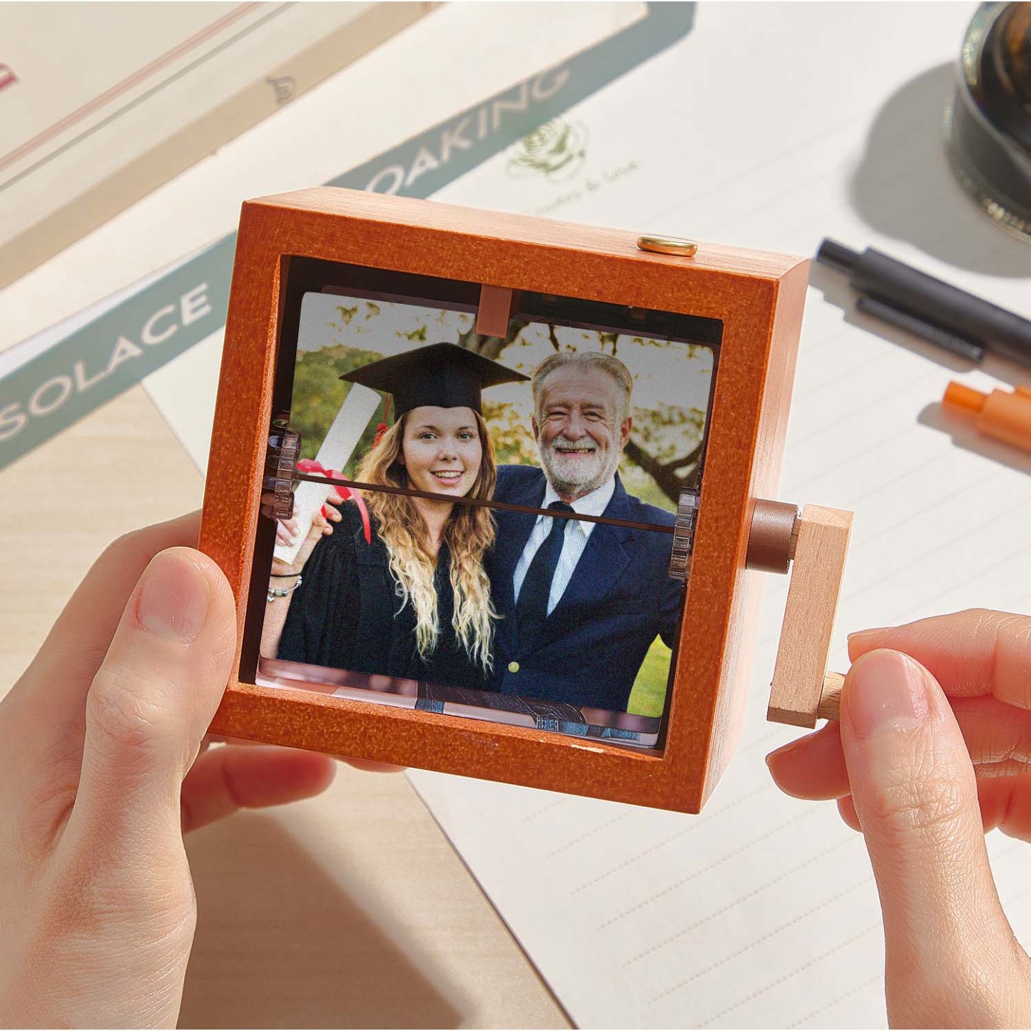 Custom Photo Flipbook Frame Animation Machine Mechanical Hand-cranked Photo Album with Light Graduation Gifts for Her