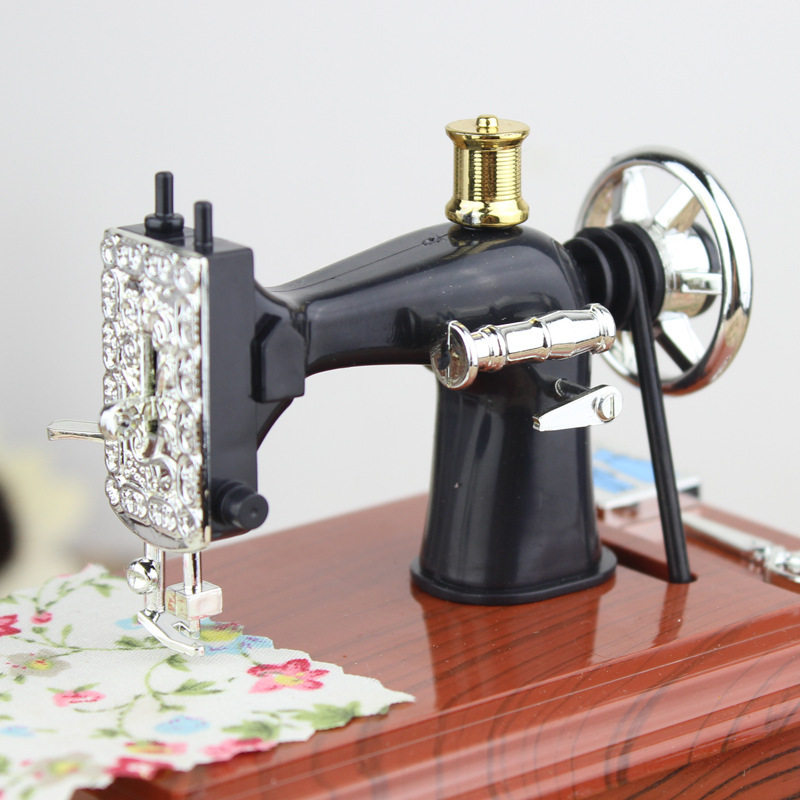 Retro Nostalgic Simulation Sewing Machine Music Box Music Box Best Gift