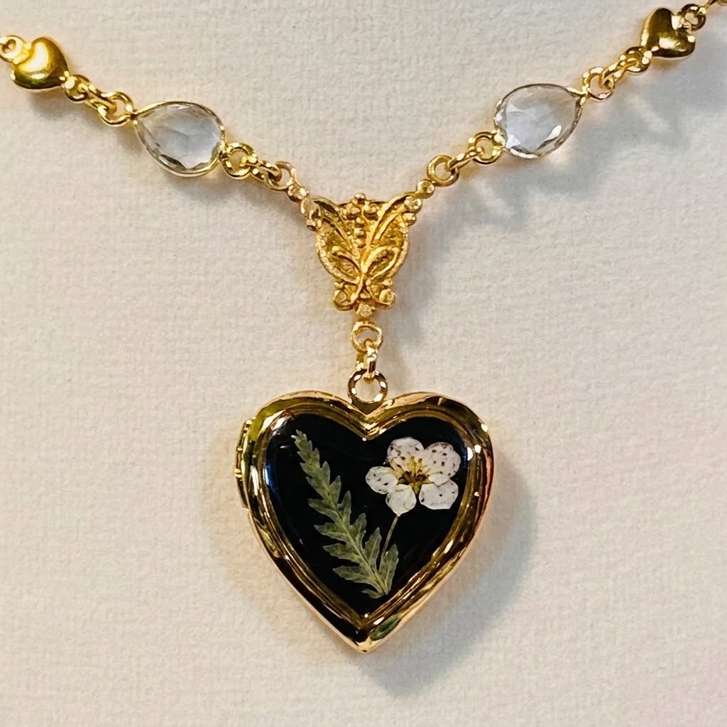 Custom Pressed Flower Birthstone Heart Necklace (Gold) 12 Months Real Dried Flower Resin Heart Pendant Necklace Vintage Botanical Gemstone Jewelry Birthday Gift for Her