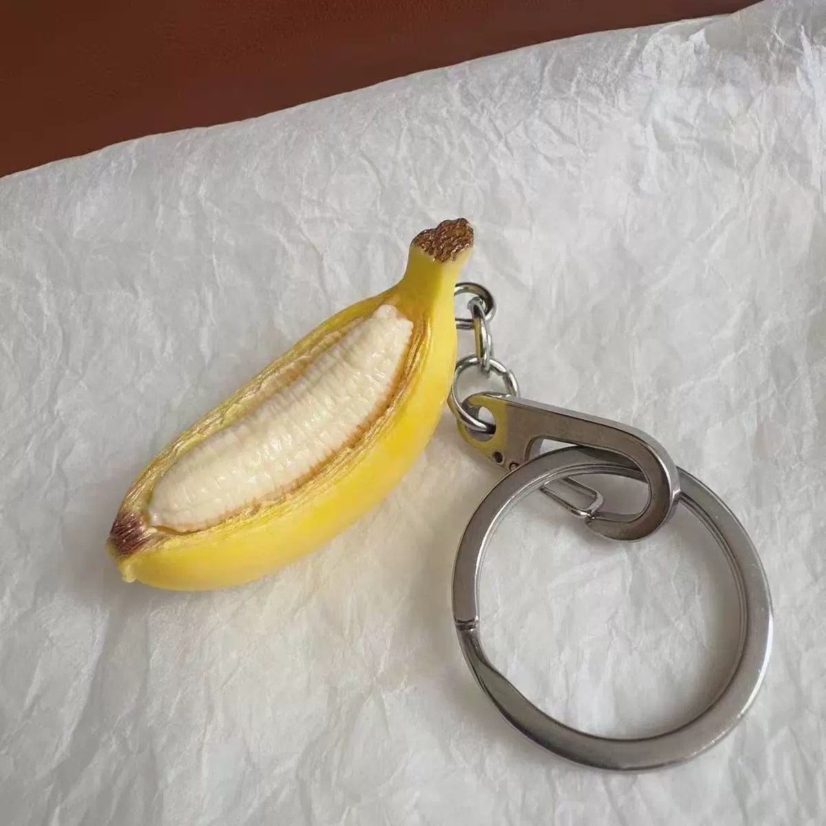 3D Realistic Peeled Banana Keychain Cute Mini Fruit Charm Key Ring Funny Bag Accessory for Students Handmade Creative Banana Pendant Gift