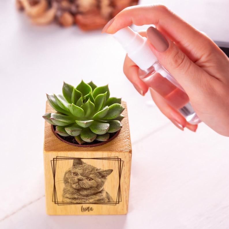 Custom Pet Portrait Planter, Dog Cat Mom Portrait, Wood Plant Pot, Pet Loss Gift, Pet Memorial Gift, Engraved Photo as Office Desk Decor.