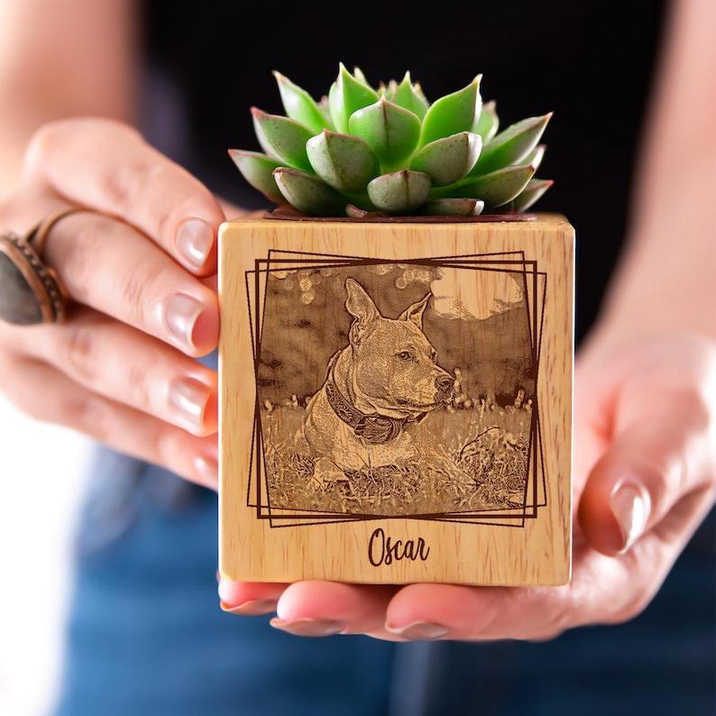 Custom Pet Portrait Planter, Dog Cat Mom Portrait, Wood Plant Pot, Pet Loss Gift, Pet Memorial Gift, Engraved Photo as Office Desk Decor.
