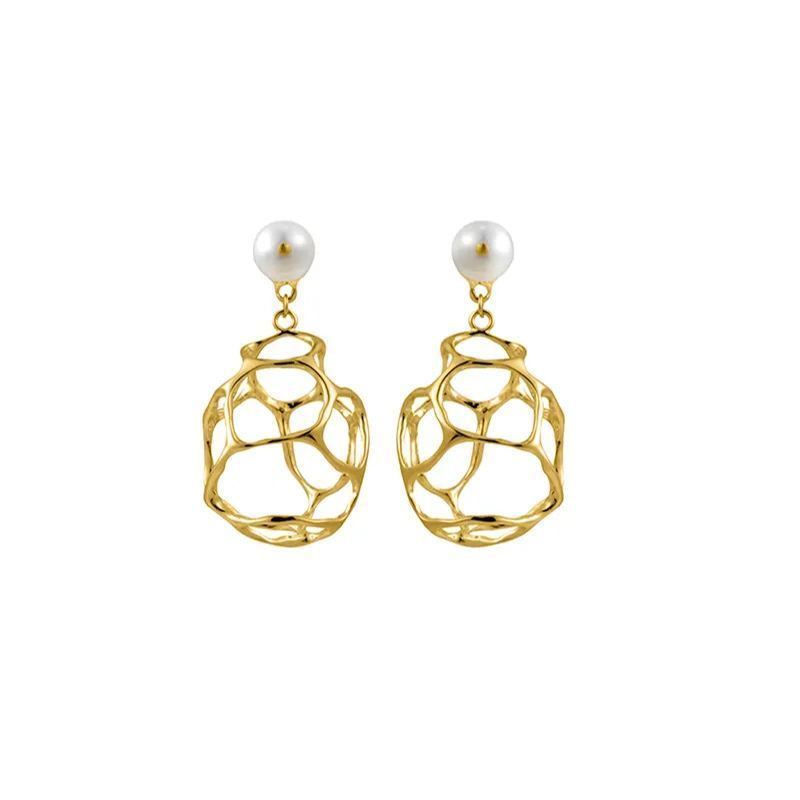Texture Collection Hollow Pearl Earrings