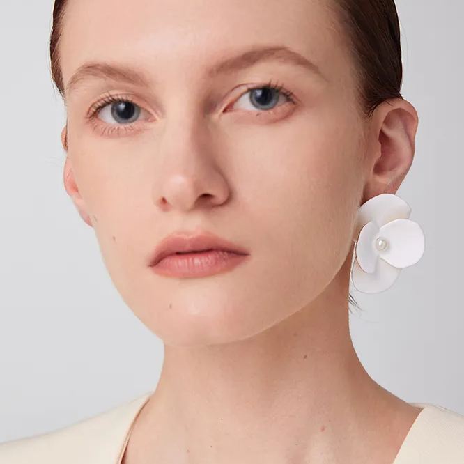 Corn Poppy Collection White Flower Pearl Earrings Large