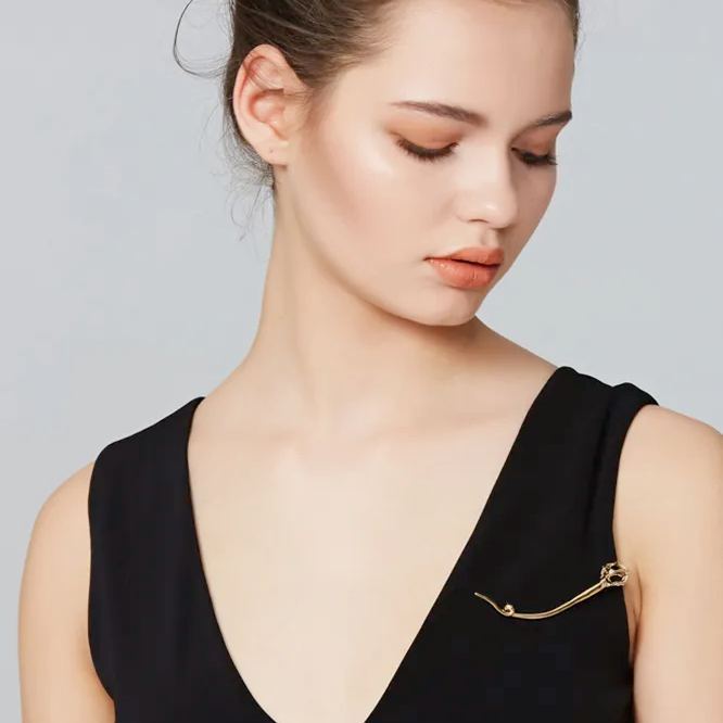 Texture Collection Golden End Of Curve Brooch