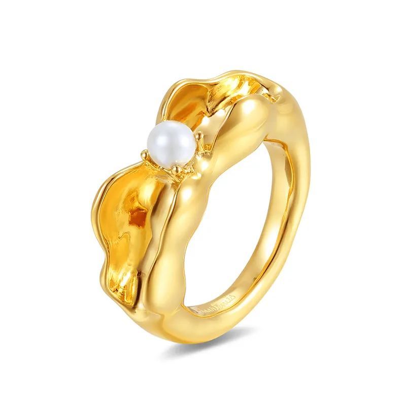 Calyx Collection Flower Shape Ring With Pearl