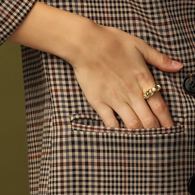 Calyx Collection Flower Shape Ring With Pearl