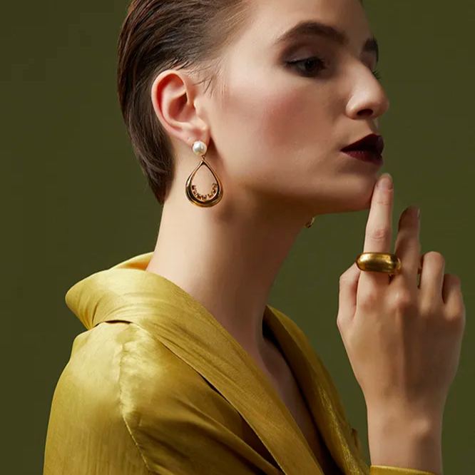 Fig Collection Multi-seed Shape Ring With White Corundum